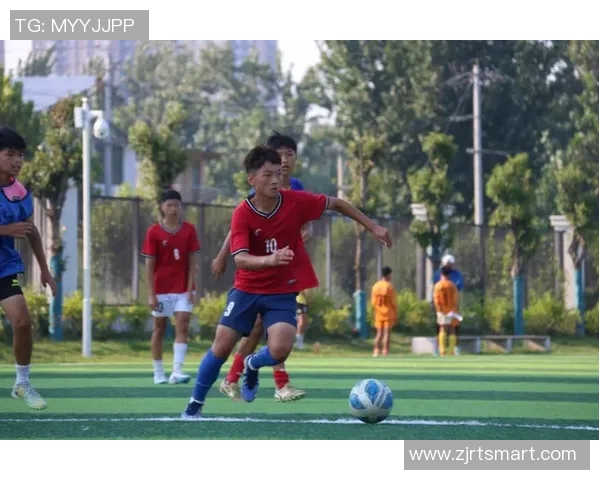 足球巨星的武术之路:从绿茵场到武道精神的完美融合 足球巨星的武术之路:从绿茵场到武道精神的完美融合