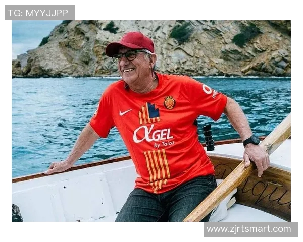 足球明星卫衣官方限量发售潮流与运动完美结合的时尚选择